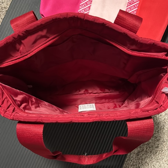 2 NWT Victorias’s Secret Tote Bags - Picture 3 of 5